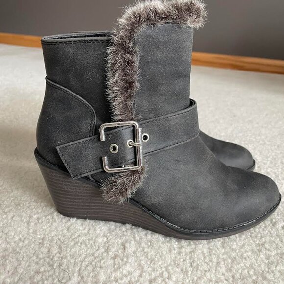 Women's Wedge Boots by Rampage 6.5 trimmed in faux fur with side buckle - Picture 1 of 6
